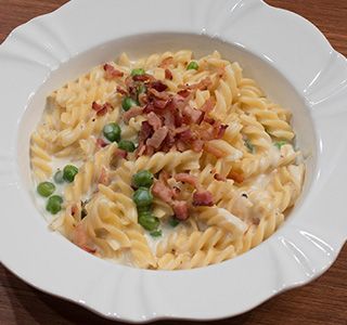 Receita Fusilli com bechamel e ervilhas