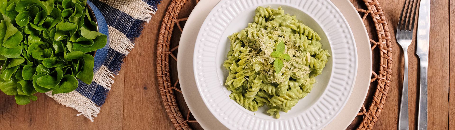 Macarrão Sem Glúten com Molho de Espinafre