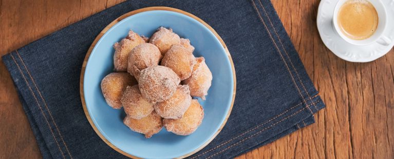 Bolinho de chuva fácil e rápido