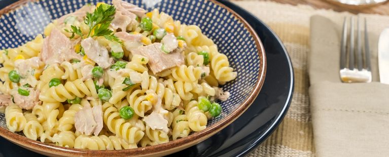 Macarrão com atum e creme de leite