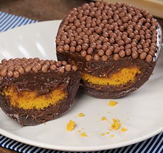 Receita Ovo de Páscoa recheado com bolo de cenoura