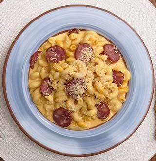 Receita Macarrão com cheddar e linguiça