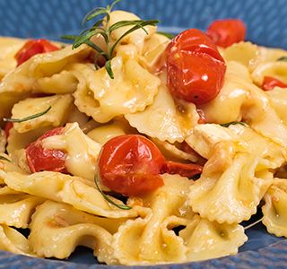 Receita Macarrão com queijo e tomate-cereja no forno