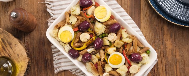 Macarrão integral com bacalhau ao forno