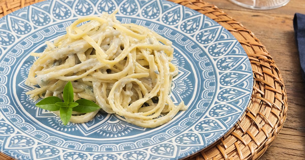 Linguine com gorgonzola - Renata