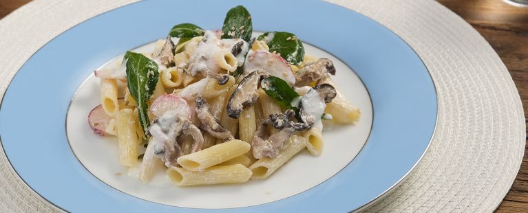 Macarrão gelado com shimeji e shitake