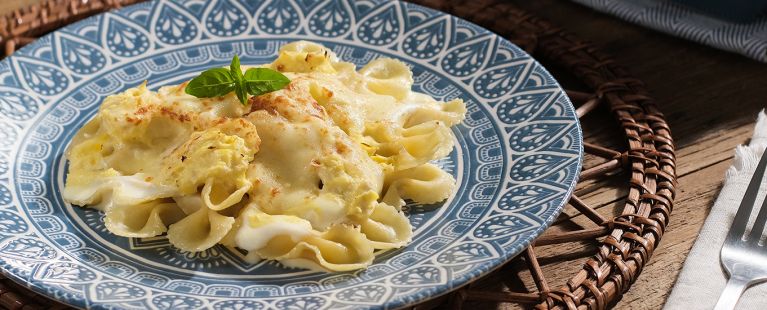 Fricassé de frango com macarrão