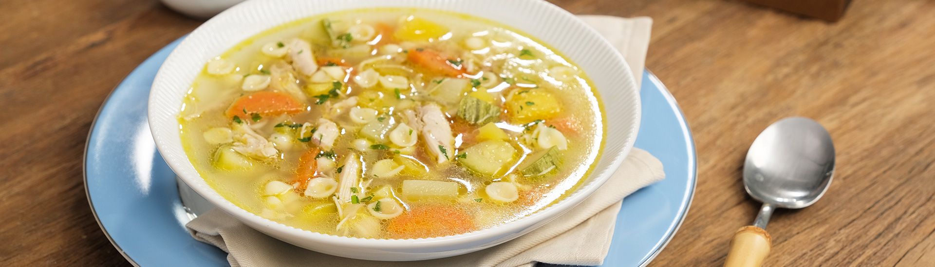 Sopa de Frango com Macarrão