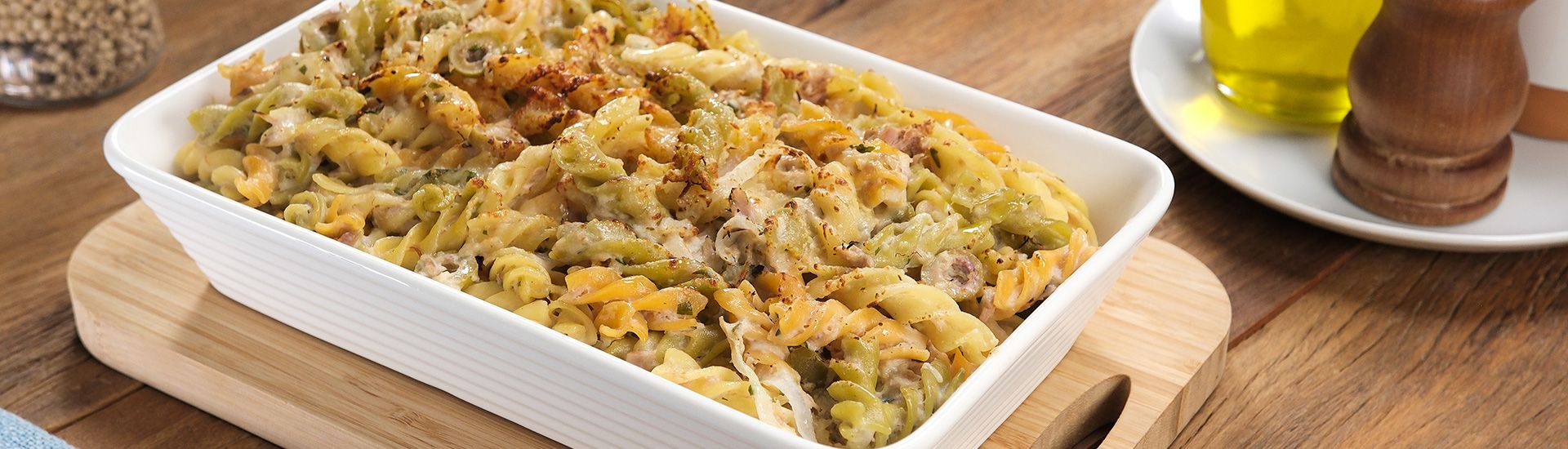 Fusilli gratinado com atum