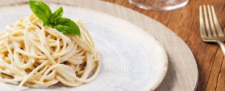 Macarrão Rico em Proteína ao Molho Branco