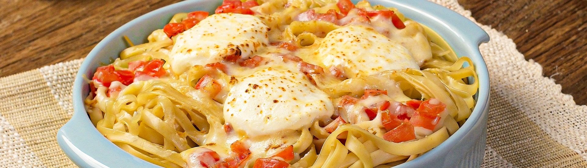 Macarrão Fettuccine ao Forno