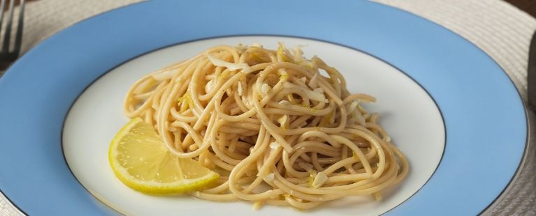 Macarrão em Infusão de Limão com Provolone