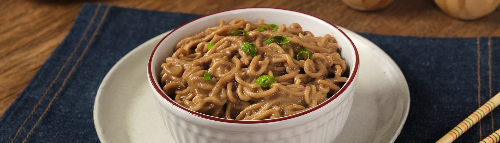 Macarrão Oriental com Pasta de Amendoim