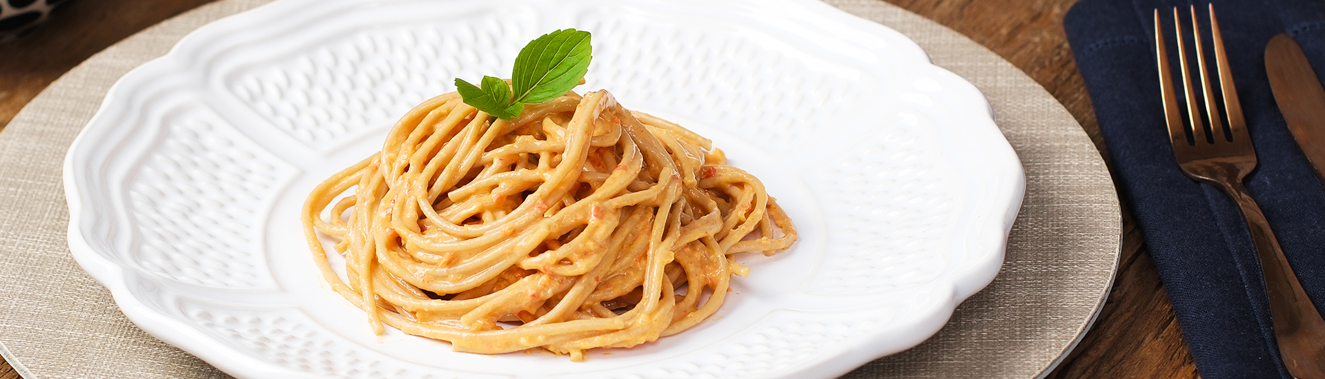 Macarrão Vegano ao Molho Cremoso de Pimentão