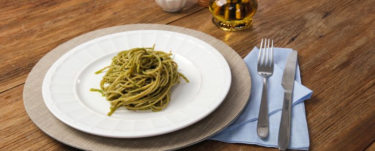 Spaghetti Integral com Pesto de Rúcula