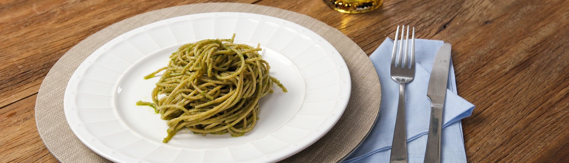 Spaghetti Integral com Pesto de Rúcula