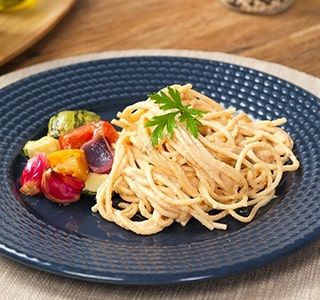 Receita Macarrão com Molho de Queijo e Legumes