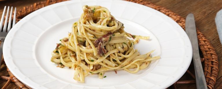 Macarrão à Carbonara com Carne Seca