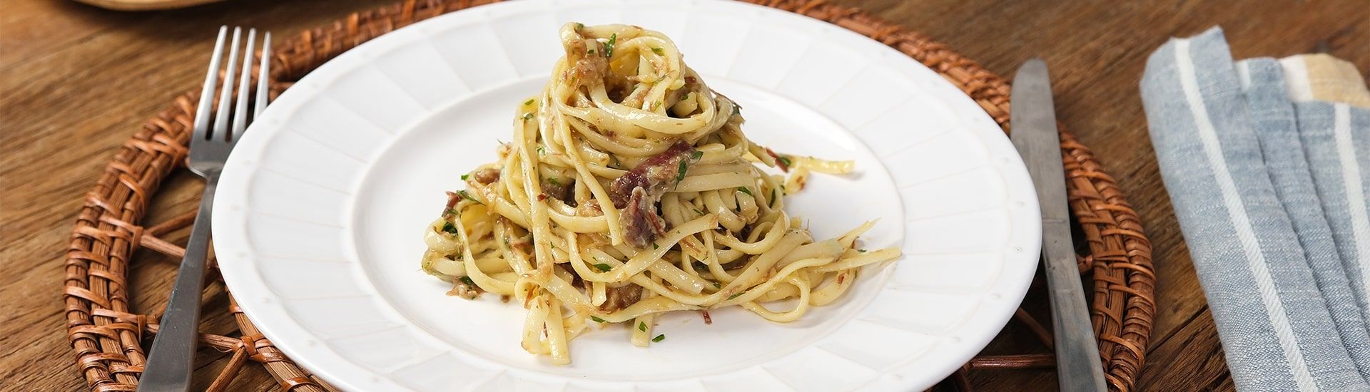 Macarrão à Carbonara com Carne Seca