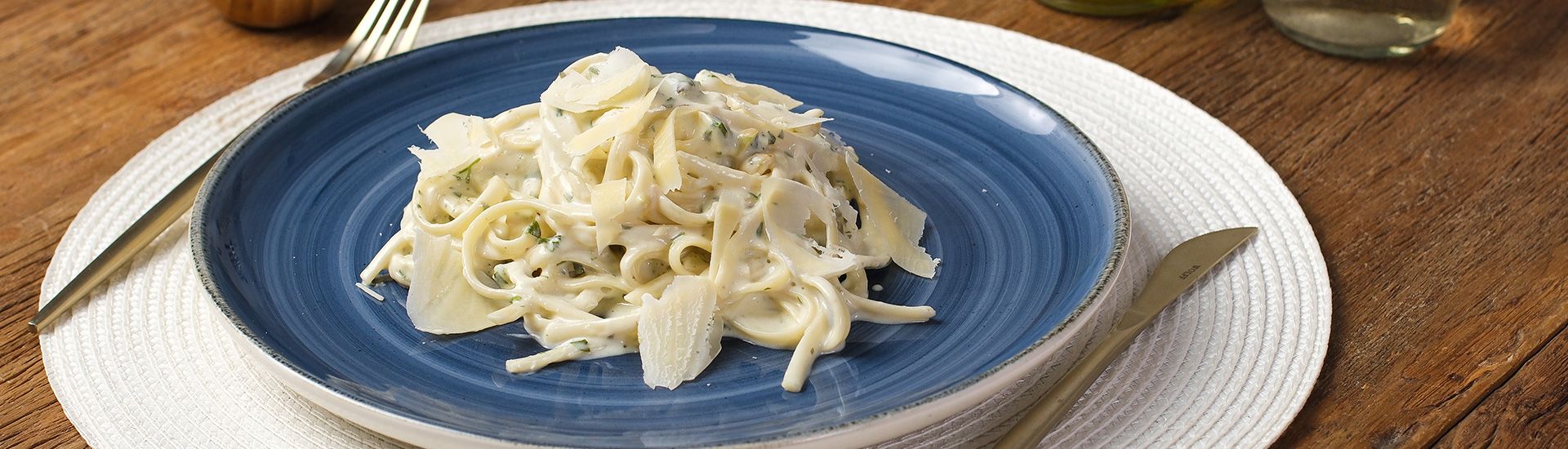 Macarrão ao Molho de Pistache com Cream Cheese