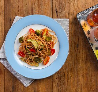 Receita Macarrão Proteico com Tomate-Cereja e Legumes