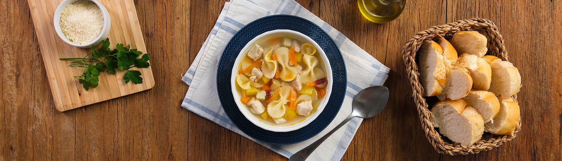 Sopa de Macarrão com Frango e Legumes