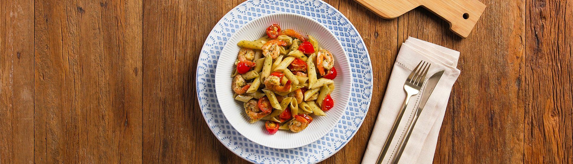 Penne com Camarão ao Pesto