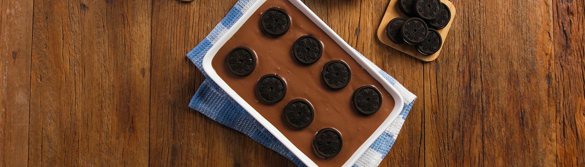 Bombom de Biscoito Recheado na Travessa