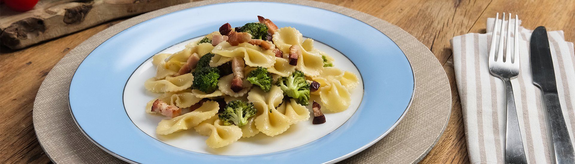 Farfalle com Brócolis e Bacon