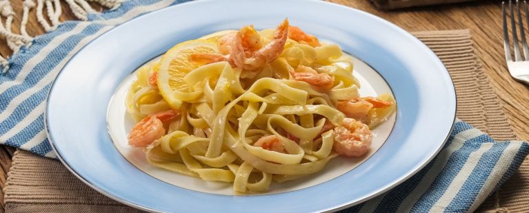 Tagliarini com Molho de Limão Siciliano e Camarões