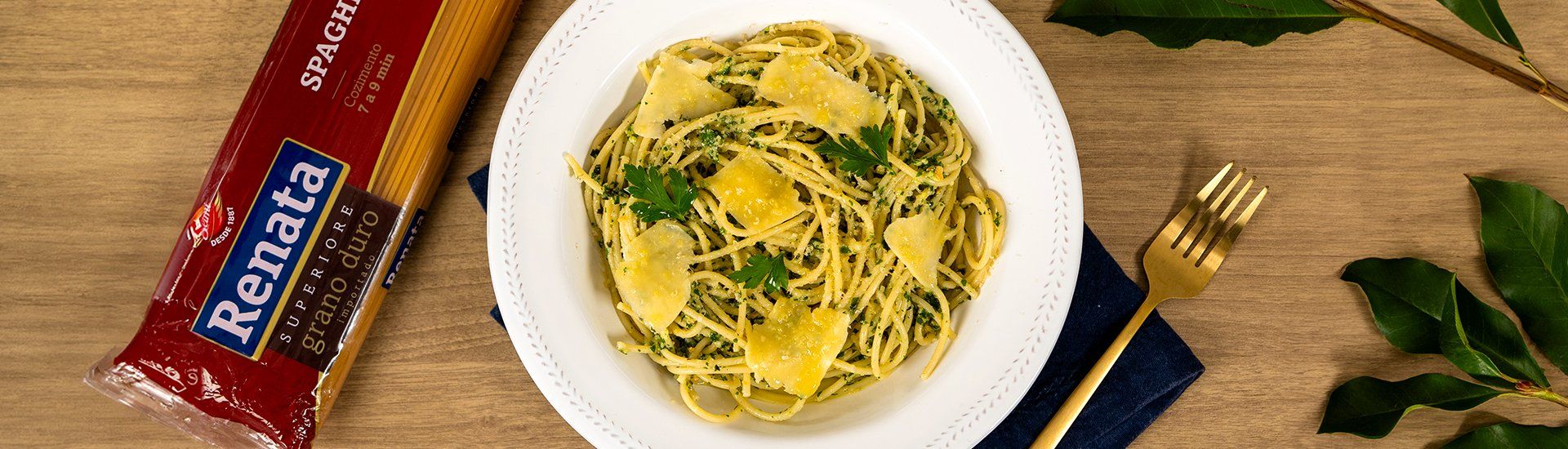 Spaghetti com Pesto Brasileiro