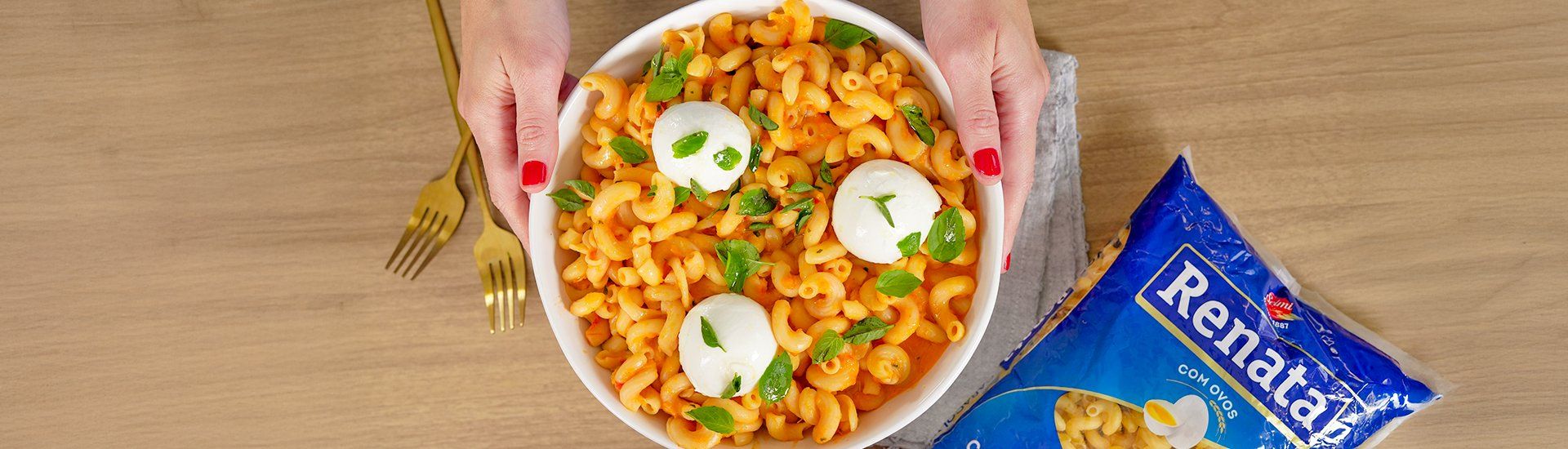 Massa com Molho de Tomates Assados