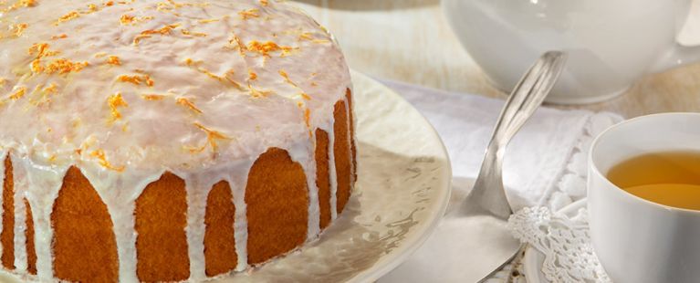 Bolo de laranja com calda fondant