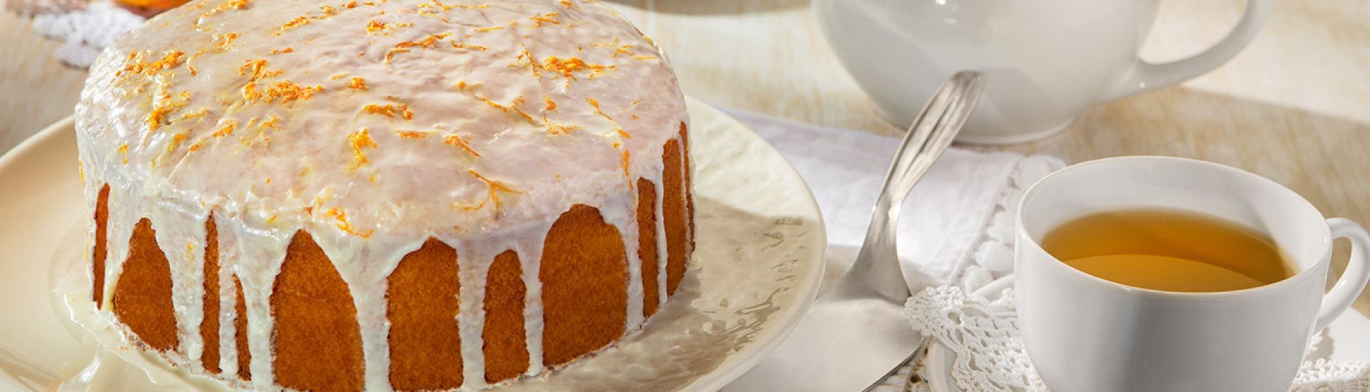 Bolo de laranja com calda fondant